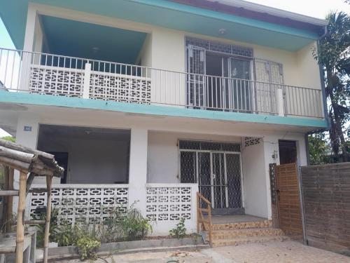 Escapade Creole Maison Rustique avec accès à la plage à la Baie du Moule