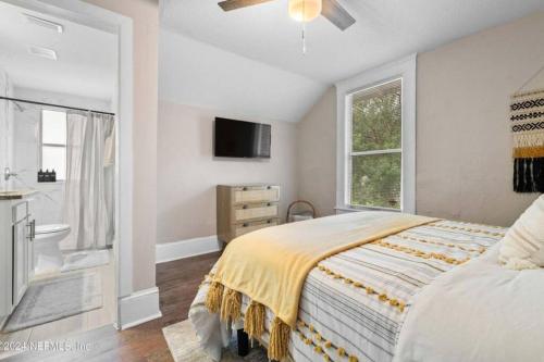 Riverside Craftsman with 3 beds and 3 baths in Jacksonville, USA