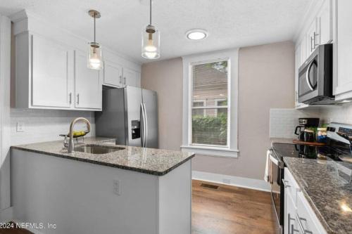 Riverside Craftsman with 3 beds and 3 baths in Jacksonville, USA