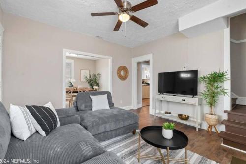 Riverside Craftsman with 3 beds and 3 baths in Jacksonville, USA
