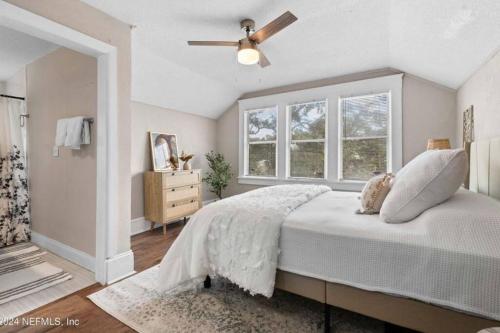 Riverside Craftsman with 3 beds and 3 baths in Jacksonville, USA