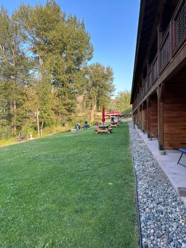Methow River Lodge - image 2