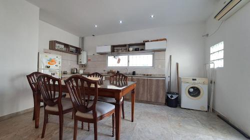 Kitchen, Hornera Canning - A metros de Metropolitano in Las Malvinas