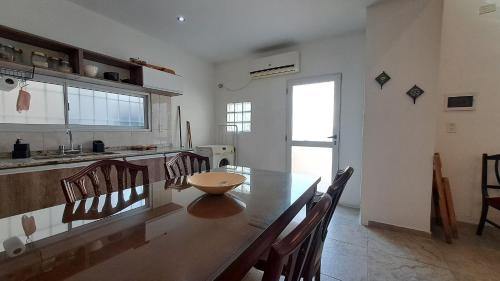 Kitchen, Hornera Canning - A metros de Metropolitano in Las Malvinas