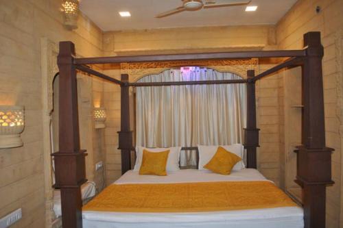 Deluxe Double Room (2 Adults + 1 Child) image 7