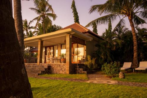 Utvendig, Relax Bali Beach Front Dive & Spa Resort in Tulamben