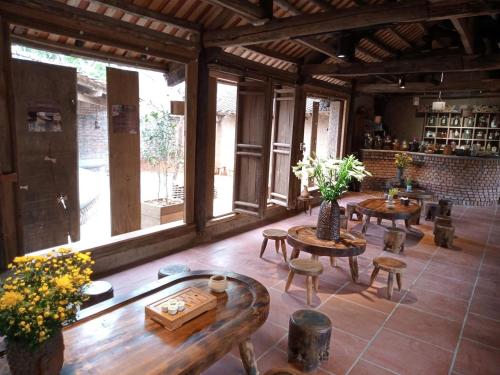 Restaurant, Doai Homestay Duong Lam near Duong Lam Village