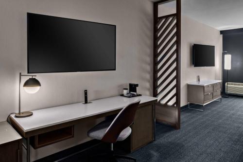 Courtyard by Marriott Jefferson City - image 14