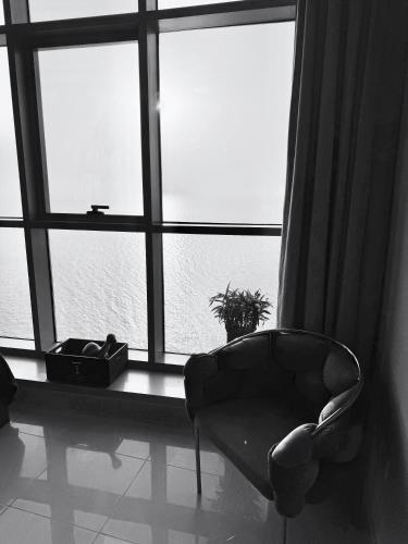 Luxury Corniche Residence 2 BHK pool gym wifi sea front Luxury Corniche Residence 2 BHK pool gym wifi sea front