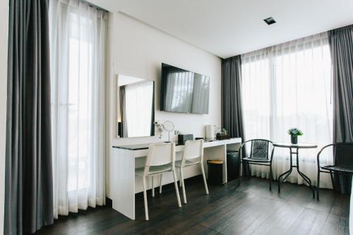 NANEE Phra Singh Room Type - King Suite with Pool View