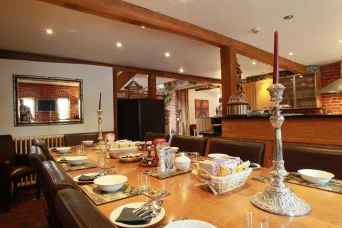Tonge Barn - image 11