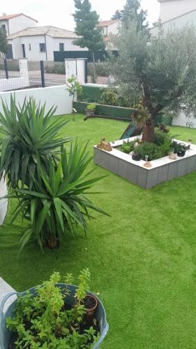 Kert, Maison charmante à Rivesaltes, jardin clôturé (Maison charmante a Rivesaltes, jardin cloture) in Rivesaltes