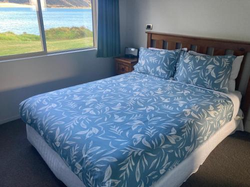 The Bach Wai Rua A Waterfront Home in โอโปโนนี