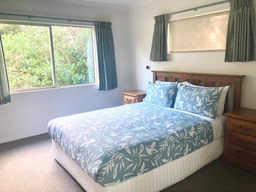 The Bach Wai Rua A Waterfront Home in โอโปโนนี