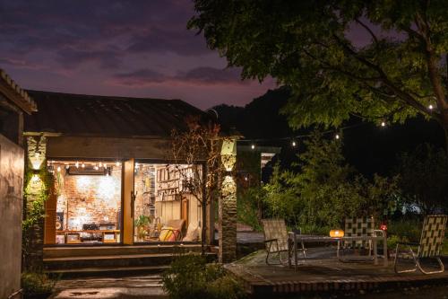 香蕉與黑膠 Yellow And Black Guest House 香蕉與黑膠 Yellow And Black Guest House