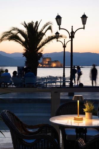 บริการและสิ่งอำนวยความสะดวก, Grande Bretagne - Nafplio in นัฟพลิออน