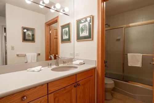 Four-Bedroom Apartment image 9
