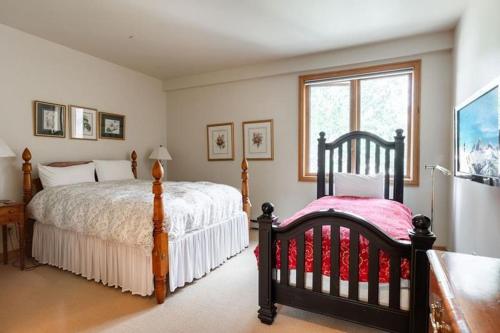 Four-Bedroom Apartment image 8