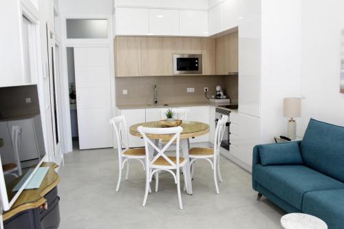 Two-Room Apartment image 4
