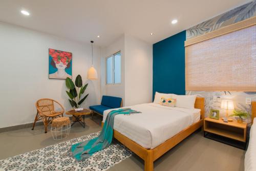 room detail thumbnail 1
