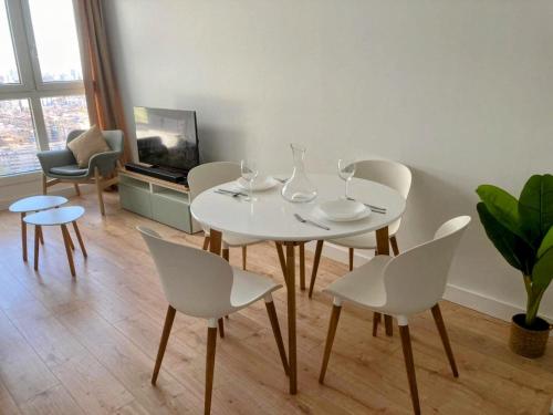 Apartment image 8