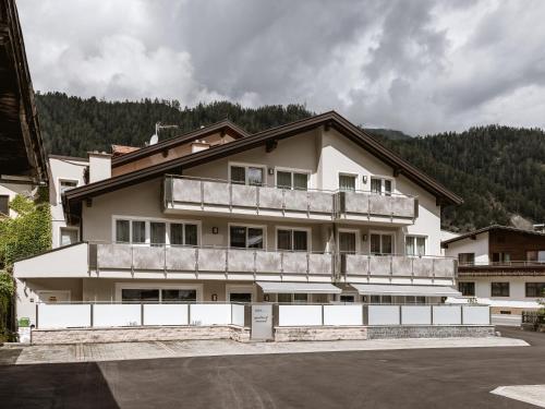 Apartmenthaus Goldeck in Ried im Oberinntal, Österreich