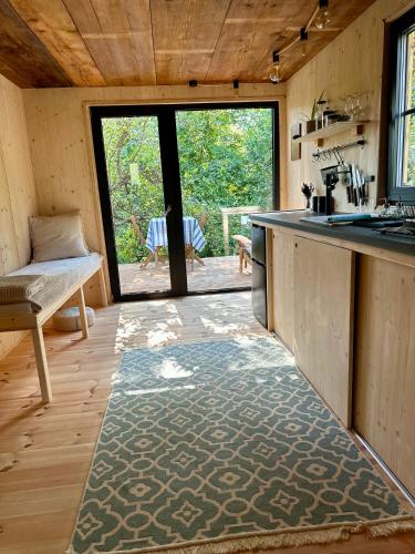TajnyHauz Beehauz terapia na včelách (TajnyHauz Beehauz terapia na vcelach) in Kovacova