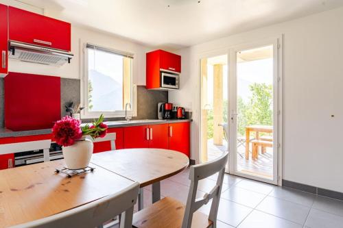 Appart agréable près d'Embrun (Appart agreable pres d'Embrun) in ชาโตว์รูซ์-แอลพ์