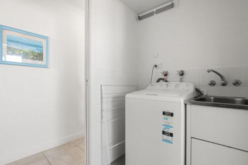 Deepwater Cove Unit 7, 68 Lower Gay Terrace, Bulcock Beach, Caloundra (Foto 8)
