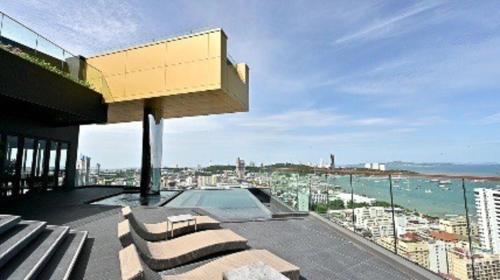 Edge Central Pattaya by Mickey in Pattaya