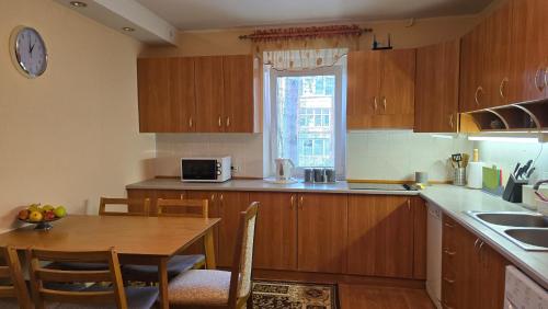 廚房, Kristi Apartments in 維薩吉納斯