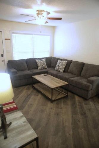 3 Bdrms next 2 Ft Sill 14% discount for 1 week - image 2
