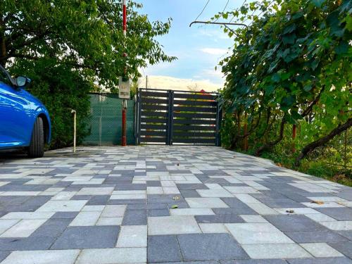 Chris Mountain Retreat Chris Mountain Retreat