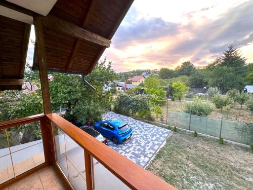 Chris Mountain Retreat Chris Mountain Retreat