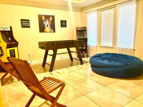 DFW Mid City Gem in Grand Prairie, USA