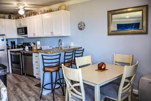 One-Bedroom Apartment image 6