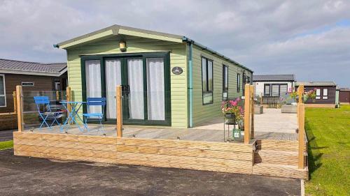 2 bedrooms, 4 beds
