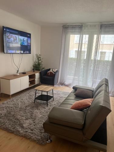 Champion suites in Сарсель