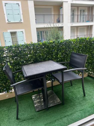 Champion suites in Сарсель