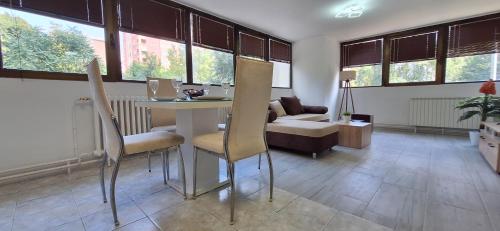 Tree house apartment, Skopje (fotografie 10)