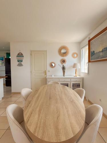 Iekārtas, Villa du Menhir, vue panoramique sur la mer - WarmHouse in Plogastel-Saint-Germain