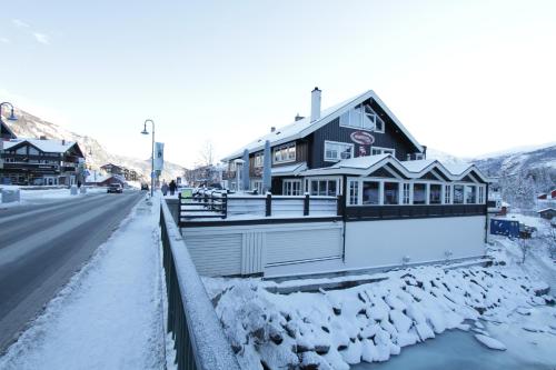 Hemsedal Cafe Skiers Lodge - image 13