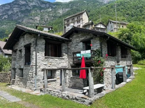 Rustico Efrina, neu renoviert in Frasco, Schweiz