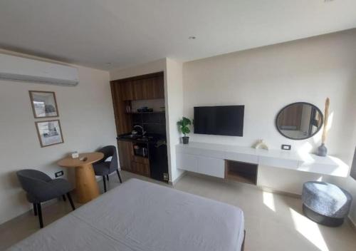 Jacuzzi Paradise Pyramids Panoramic View 501