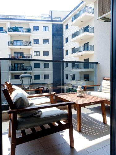 One-Bedroom Apartment image 10