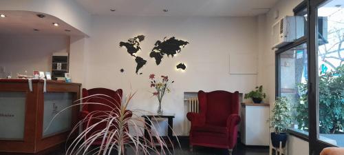 Hotel Petit - image 2