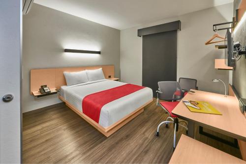 City Express by Marriott Celaya Galerias in Celaya, Mexico
