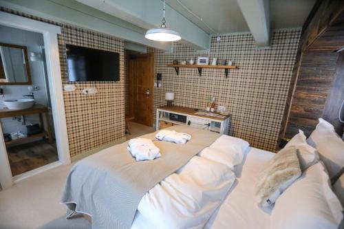 1 queen bed