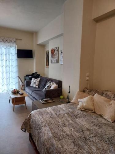 Sunny studio near metro, Athen (Foto 10)