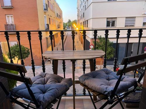 Apartamento con Balcón Castilla Triana Room Type - One-Bedroom Apartment